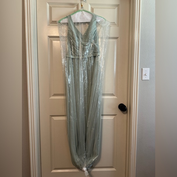 Sage green formal dress - Picture 11 of 12